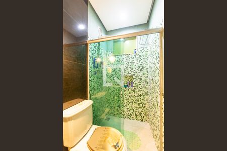 Casa de condomínio à venda com 150m², 4 quartos e 6 vagas Casa de condomínio à venda com 150m², 4 quartos e 6 vagasBanheiro