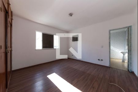 Casa para alugar com 220m², 4 quartos e 4 vagasSuíte