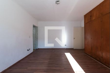 Casa para alugar com 220m², 4 quartos e 4 vagasSuíte