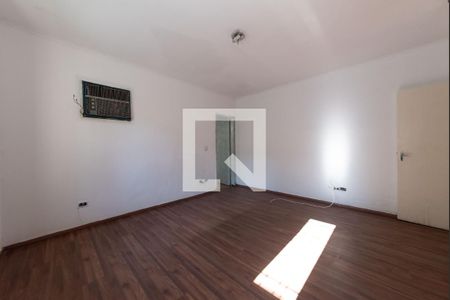 Casa para alugar com 220m², 4 quartos e 4 vagasSuíte