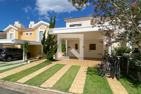 Casa de condomínio para alugar com 165m², 3 quartos e 3 vagasFachada