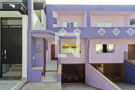 Casa para alugar com 221m², 3 quartos e 4 vagas Casa para alugar com 221m², 3 quartos e 4 vagasFachada