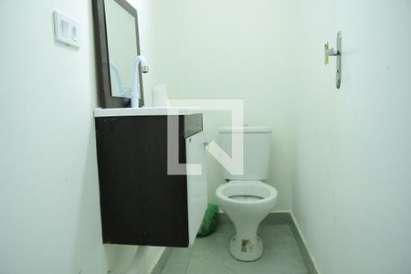 Lavabo de casa de condomínio para alugar com 3 quartos, 136m² em Chácara Canta Galo, Cotia