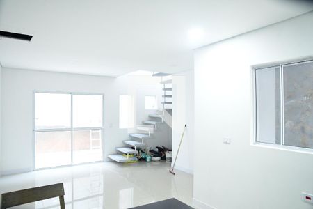Sala/Cozinha de casa de condomínio para alugar com 3 quartos, 136m² em Chácara Canta Galo, Cotia