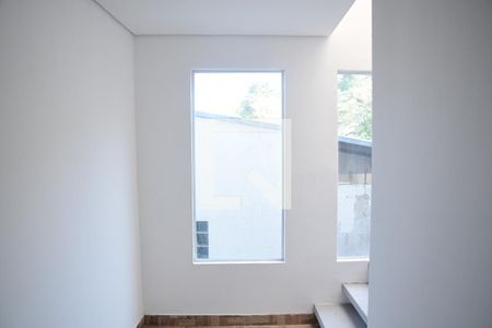 Casa de condomínio para alugar com 136m², 3 quartos e 1 vagaEscadas