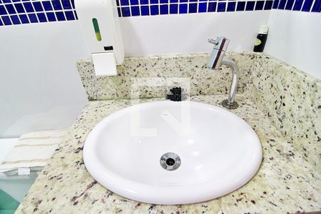 Casa à venda com 130m², 2 quartos e 2 vagasBanheiro 1