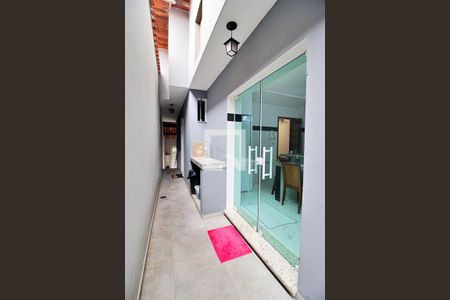 Casa à venda com 130m², 2 quartos e 2 vagasCorredor