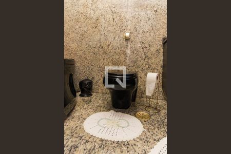 Casa à venda com 500m², 4 quartos e 3 vagasBanheiro da Suíte 1