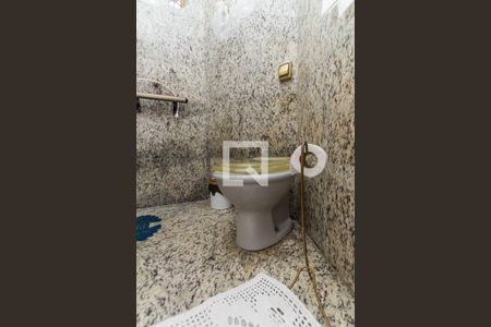 Casa à venda com 500m², 4 quartos e 3 vagasBanheiro das Suítes 3 e 4