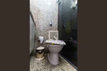 Casa à venda com 500m², 4 quartos e 3 vagasBanheiro da Suíte 2