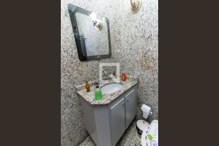 Casa à venda com 500m², 4 quartos e 3 vagasBanheiro da Suíte 2