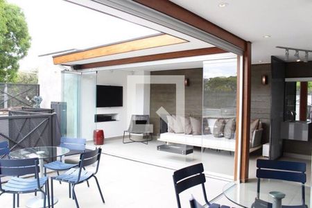 Casa à venda com 4 quartos, 400m² em Indianópolis, São Paulo
