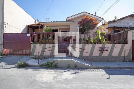 Casa à venda com 195m², 3 quartos e 4 vagasFachada