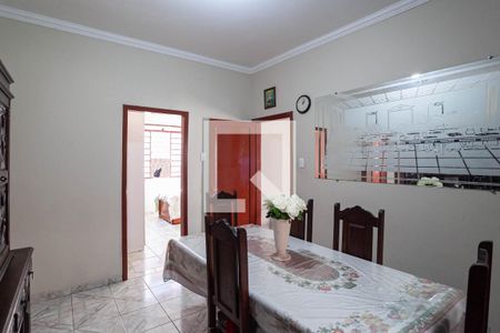 Casa à venda com 195m², 3 quartos e 4 vagasCopa