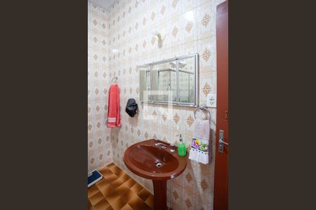 Casa à venda com 195m², 3 quartos e 4 vagasBanheiro social