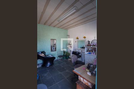 Casa à venda com 195m², 3 quartos e 4 vagasQuarto de serviço 