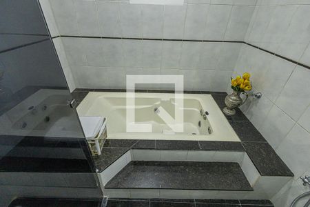 Casa à venda com 1036m², 15 quartos e 12 vagasBanheiro da suite