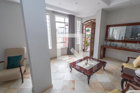 Casa à venda com 1036m², 15 quartos e 12 vagasSala