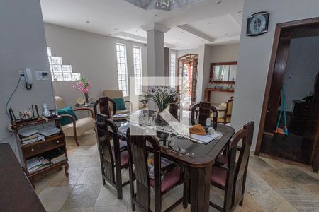 Casa à venda com 1036m², 15 quartos e 12 vagasSala