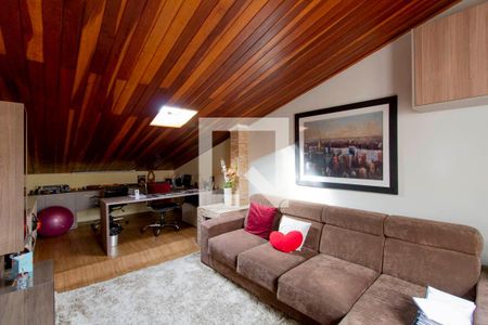 Casa à venda com 240m², 3 quartos e 2 vagas Casa à venda com 240m², 3 quartos e 2 vagasSótão