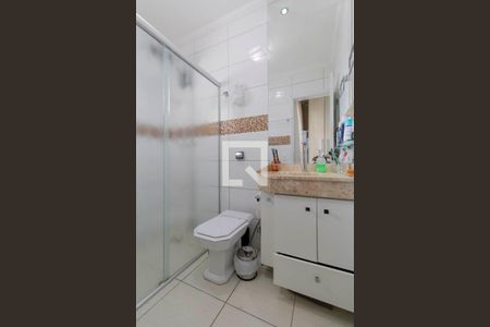 Casa à venda com 240m², 3 quartos e 2 vagas Casa à venda com 240m², 3 quartos e 2 vagasBanheiro Suíte