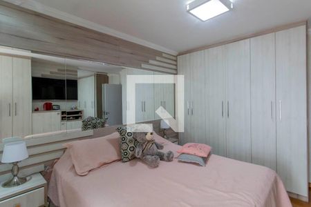 Casa à venda com 240m², 3 quartos e 2 vagas Casa à venda com 240m², 3 quartos e 2 vagasSuíte