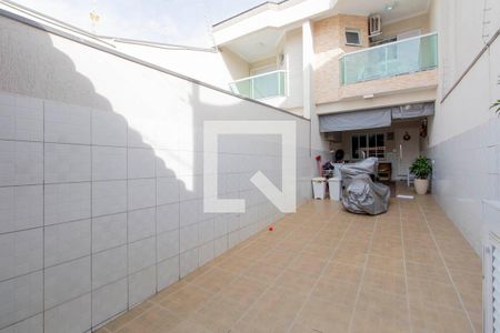 Casa à venda com 240m², 3 quartos e 2 vagas Casa à venda com 240m², 3 quartos e 2 vagasGaragem