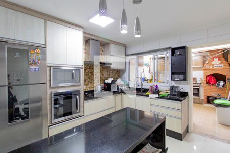 Casa à venda com 240m², 3 quartos e 2 vagas Casa à venda com 240m², 3 quartos e 2 vagasCozinha