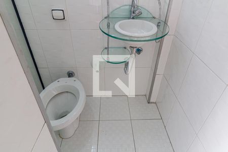 Banheiro de kitnet/studio para alugar com 1 quarto, 30m² em Vila Buarque, São Paulo