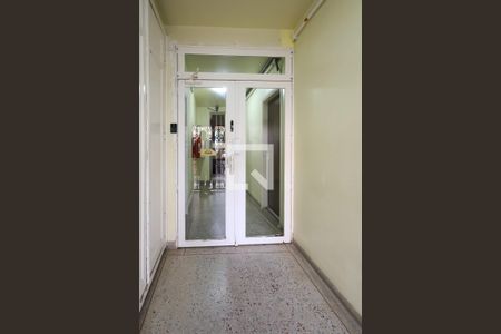 Apartamento à venda com 56m², 2 quartos e sem vagaPorta de acesso