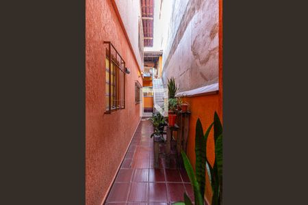 Casa à venda com 250m², 3 quartos e 2 vagasCorredor Lateral