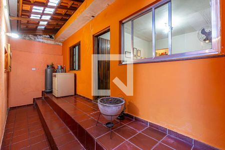 Casa à venda com 250m², 3 quartos e 2 vagasQuintal Fundos