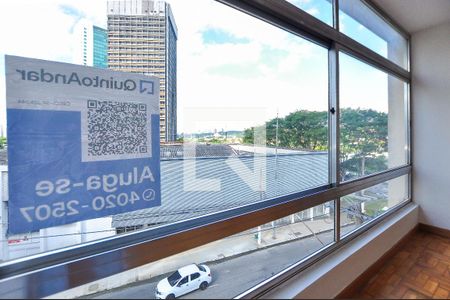 Apartamento para alugar com 100m², 2 quartos e sem vagaPlaca instalada