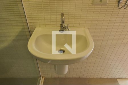 Apartamento para alugar com 100m², 2 quartos e sem vagaBanheiro da Suíte