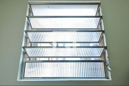 Apartamento para alugar com 100m², 2 quartos e sem vagaQuarto de Serviço