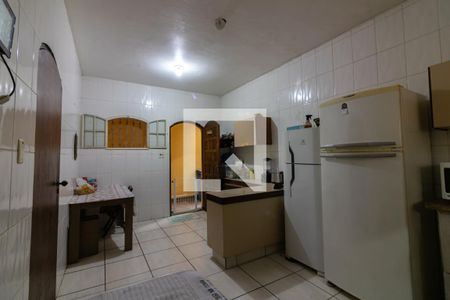 Casa à venda com 200m², 6 quartos e 3 vagasCozinha 
