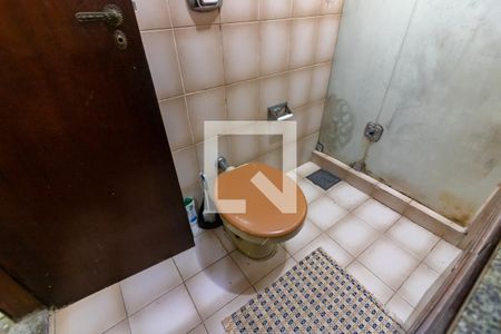 Casa à venda com 200m², 6 quartos e 3 vagasSuíte 3, banheiro 