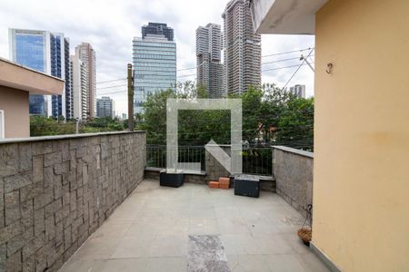 Casa à venda com 200m², 6 quartos e 3 vagasSuíte 5, varanda
