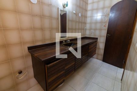 Casa à venda com 200m², 6 quartos e 3 vagasSuíte 2 , banheiro 