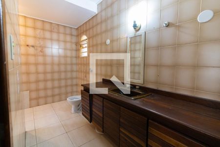 Casa à venda com 200m², 6 quartos e 3 vagasSuíte 2 , banheiro 