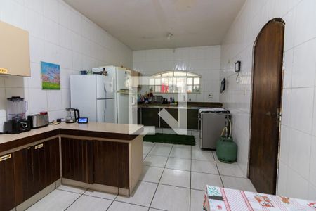 Casa à venda com 200m², 6 quartos e 3 vagasCozinha 