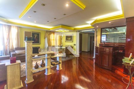 Sala de estar de casa à venda com 3 quartos, 316m² em Nova Petrópolis, São Bernardo do Campo