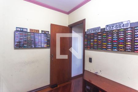 Casa à venda com 316m², 3 quartos e 7 vagasOffice