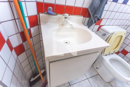 Casa à venda com 316m², 3 quartos e 7 vagasBanheiro de serviço