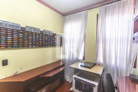 Casa à venda com 316m², 3 quartos e 7 vagasOffice