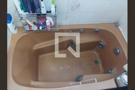 Apartamento à venda com 72m², 3 quartos e 2 vagasBanheiro 02 suíte