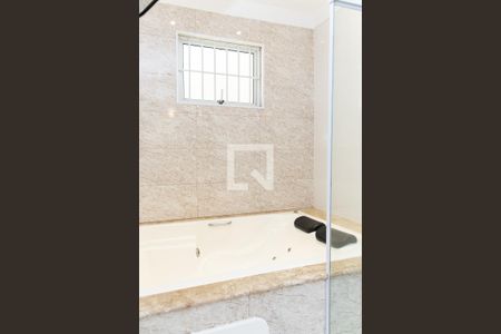 Casa à venda com 400m², 4 quartos e 4 vagasBanheiro da Suíte 3