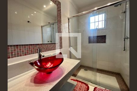 Casa à venda com 400m², 4 quartos e 4 vagasBanheiro da Suíte 2