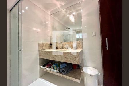 Casa à venda com 400m², 4 quartos e 4 vagasBanheiro da Suíte 3