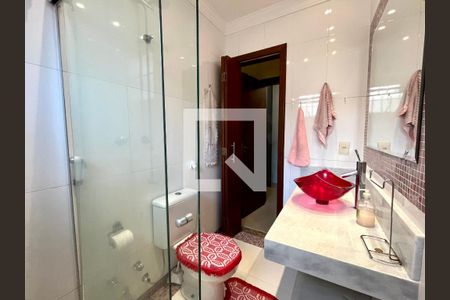 Casa à venda com 400m², 4 quartos e 4 vagasBanheiro da Suíte 2